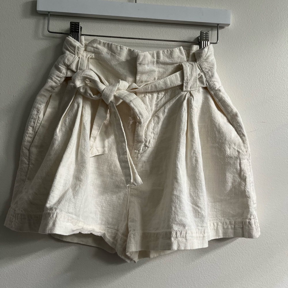 Free People Beige Tan High Waist Paper Bag Shorts with front Belt Women's Size 2